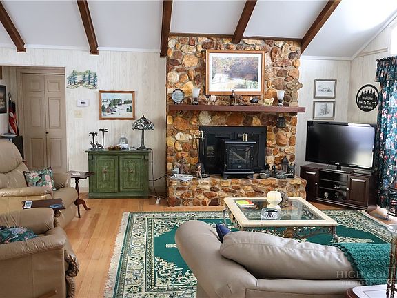 5th image of 488 Meadow View Road