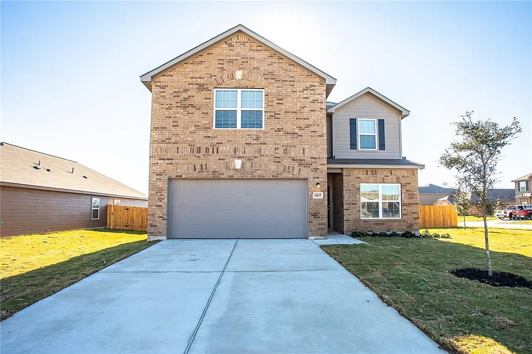 5 bed, 2.5 bath, 2542 sqft, $2,000 — Photo 1