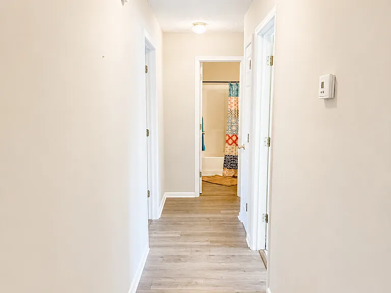 102 Summer Dr — Photo 18