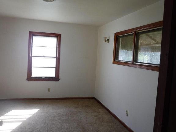 4th image of 417 E Frances Ave