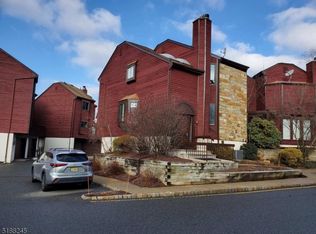37 Kensington Ct, Hackettstown, NJ