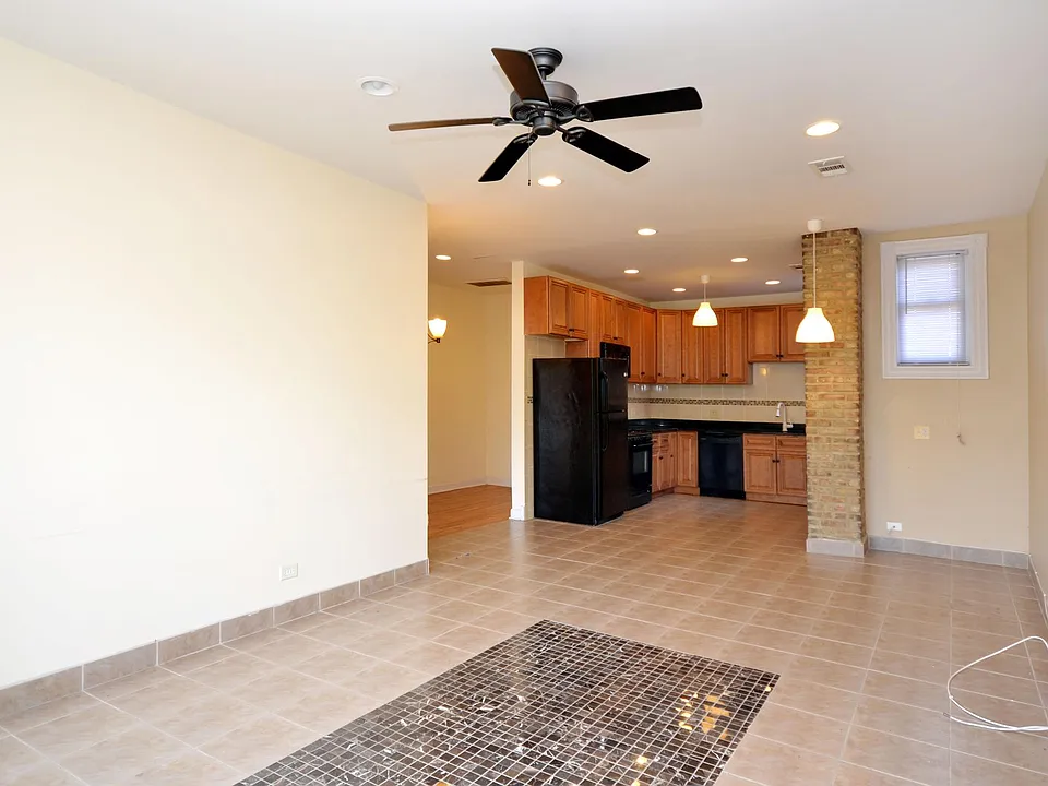 LIVING ROOM/KITCHEN