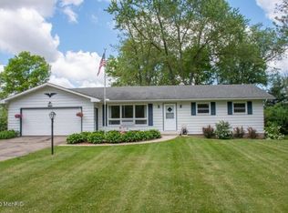 68806 Claire St, Edwardsburg, MI 49112