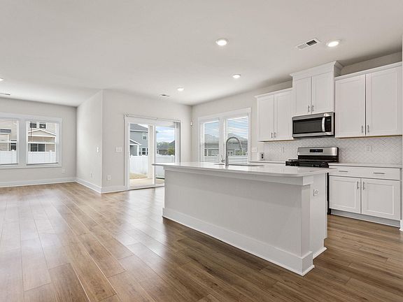 4th image of 117 Hazelcroft Dr