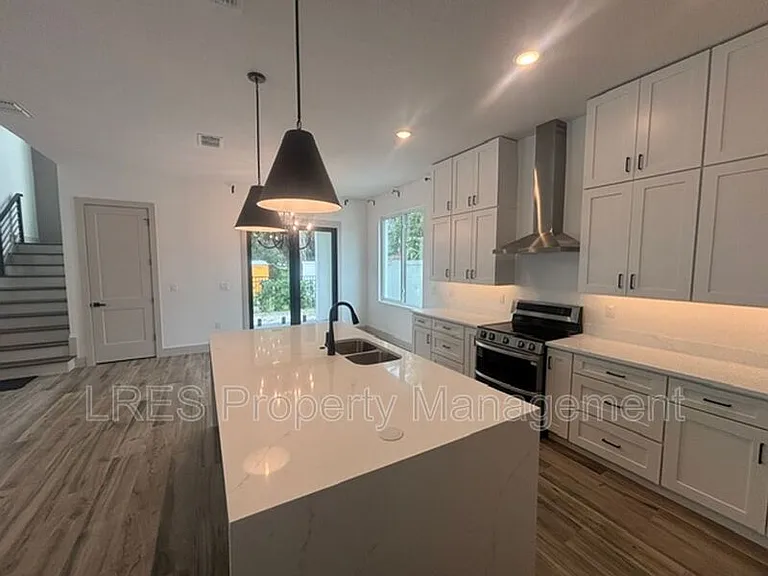 722 Ellwood Ave — Photo 16