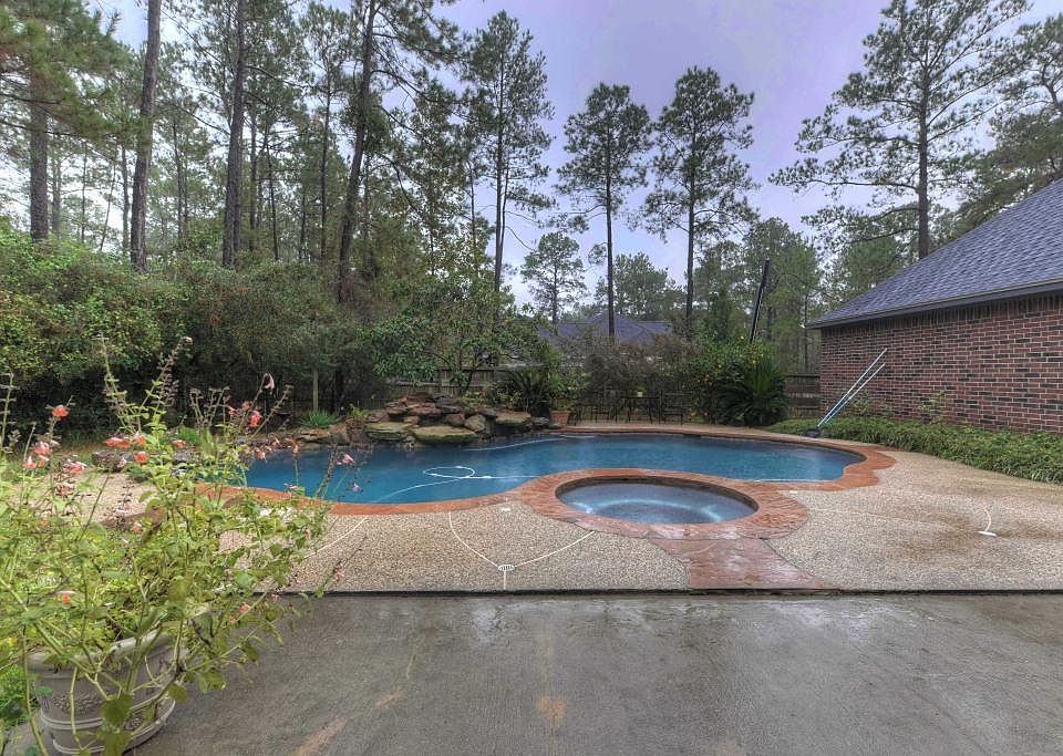 1st image of 10655 Crestwater Cir