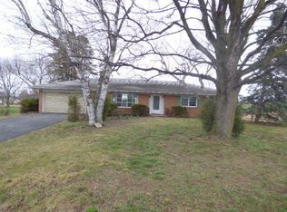 893 Buchanan Trl E #E, Greencastle, PA 17225