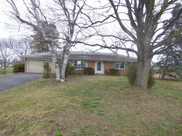 893 Buchanan Trl E #E, Greencastle, PA 17225
