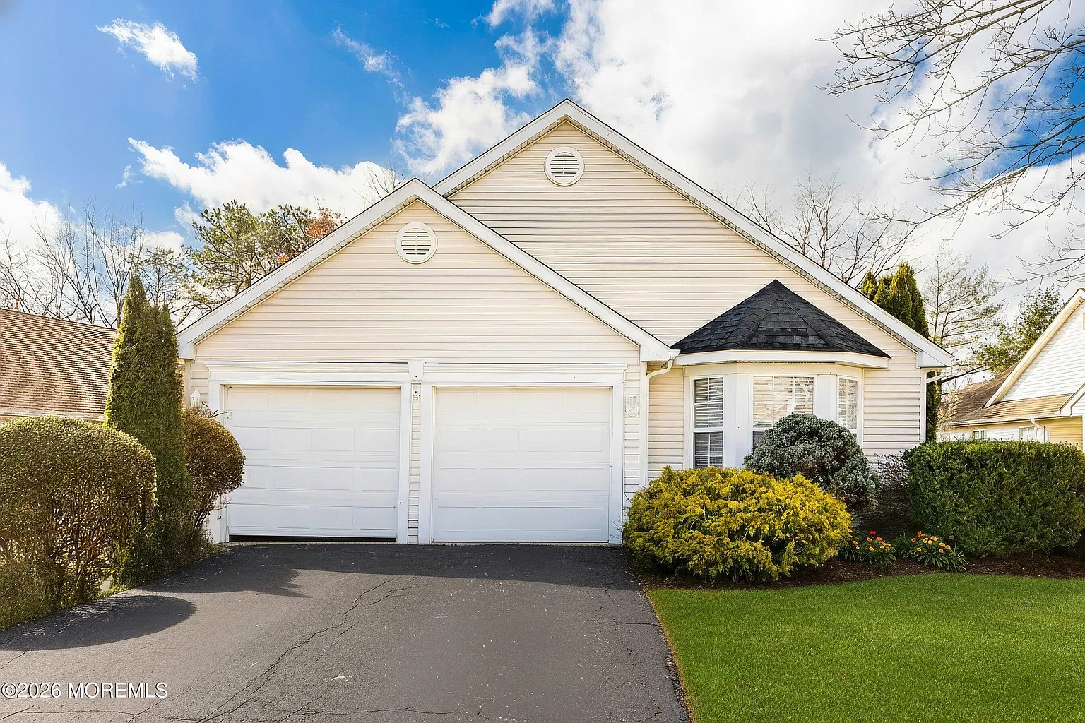 14 Oakmont Road photo 1