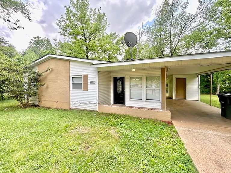 2253 Flippin Cir NW — Photo 2