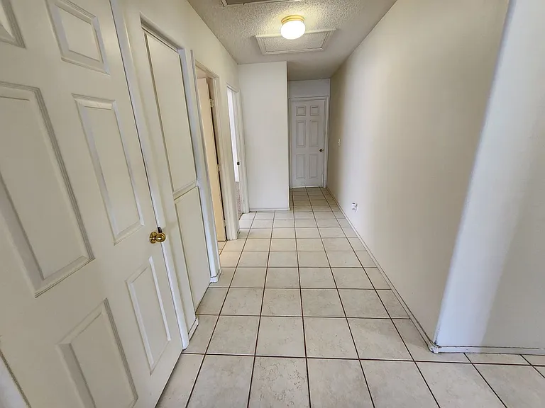 1720 Navarre Ln — Photo 30