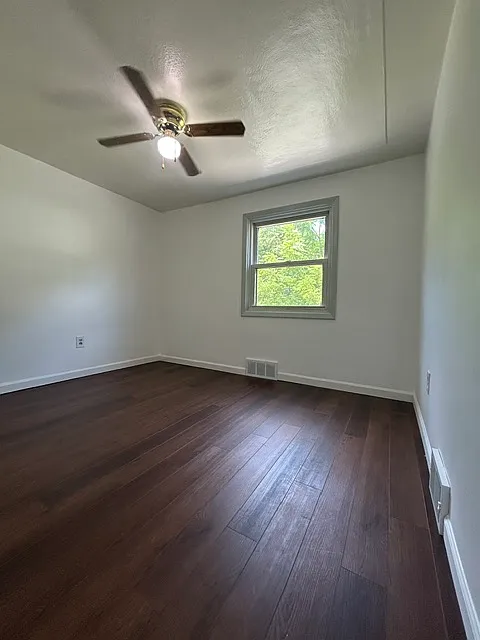 2 bed, 600 sqft, $1,000 — Photo 3