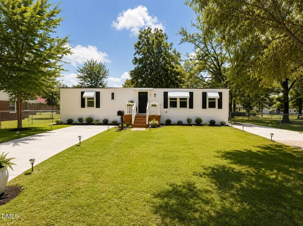 305 E Preston St, Selma, NC 27576