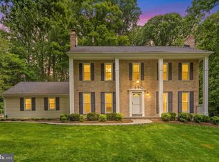 11906 Paradise Ln, Oak Hill, VA 20171