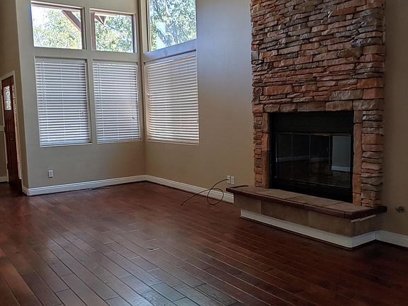 5th image of 943 Teakwood Dr