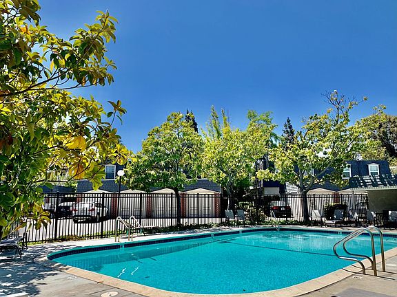 4th image of 928 Maria Ln #B