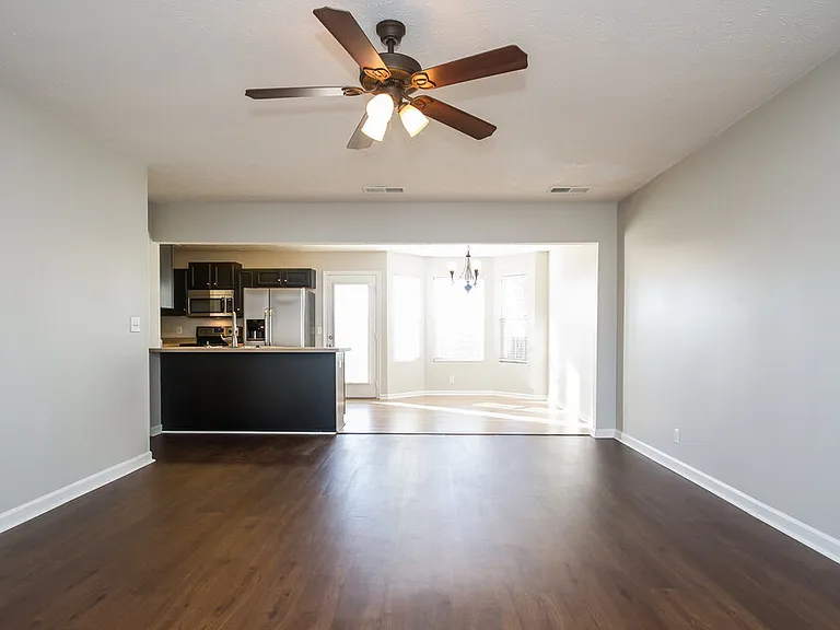 5039 Tabitha St — Photo 2