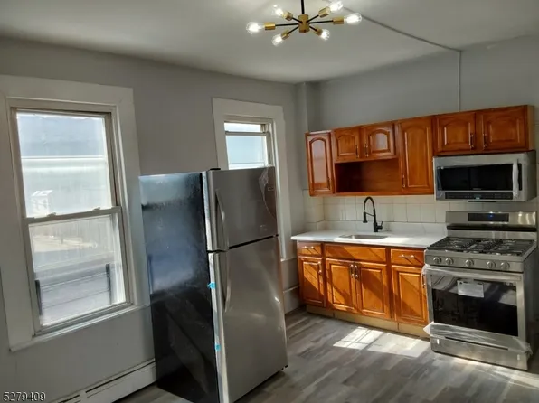 151 Spring St, Paterson City, NJ 07501
