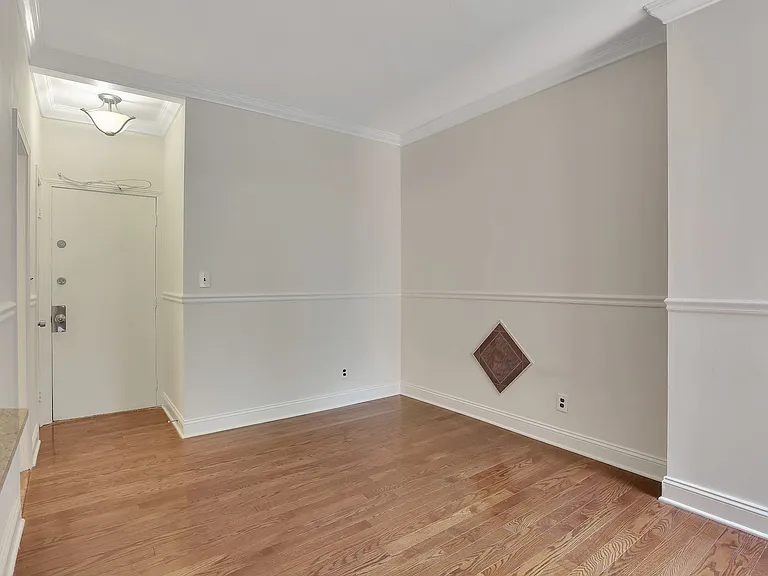 34 Winchester St — Photo 4