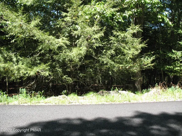 24 Valley View Dr, East Stroudsburg, PA 18302