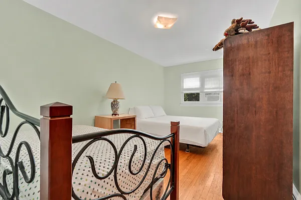 Bedroom, photo 2