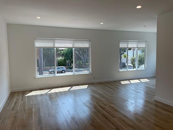4th image of 401 San Vicente Blvd #403-C
