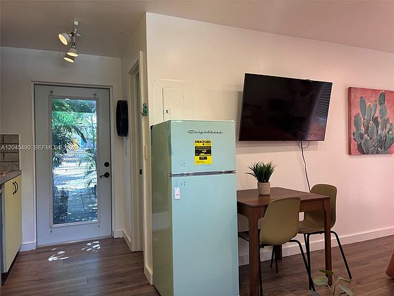 5th image of 8220 NE 1st Pl #3C