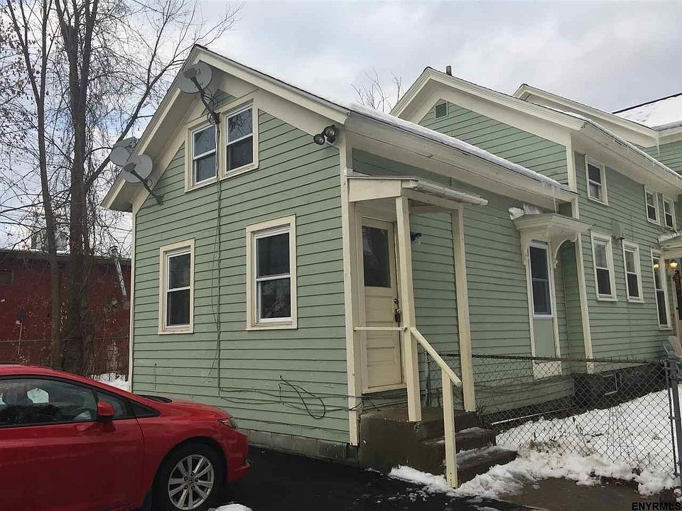 1st image of 146 Bay St
