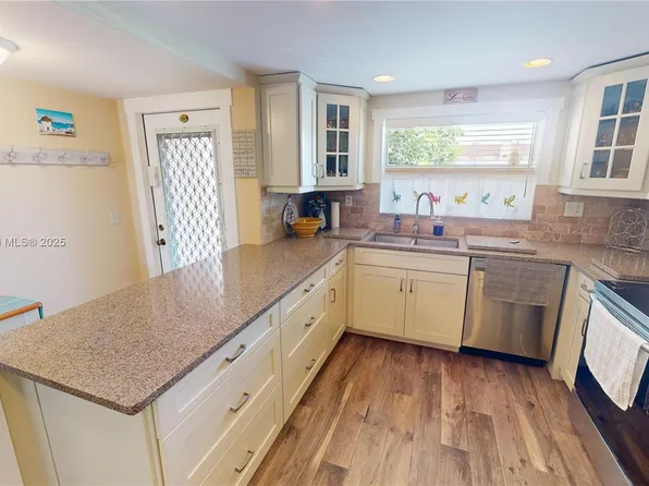 9681 Sunrise Lakes Blvd APT 209, Sunrise, FL 33322