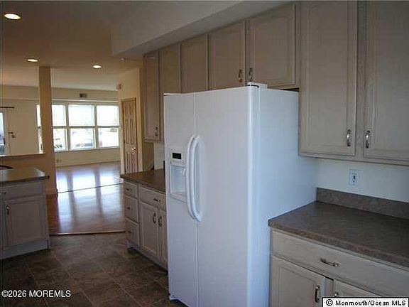 5th image of 29 Blue Heron Ln