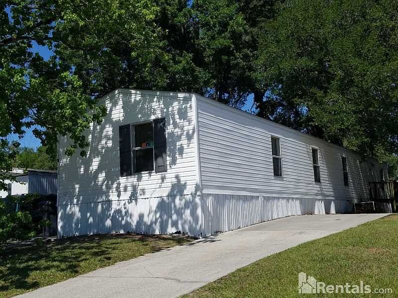 1st image of 416 River Point Dr