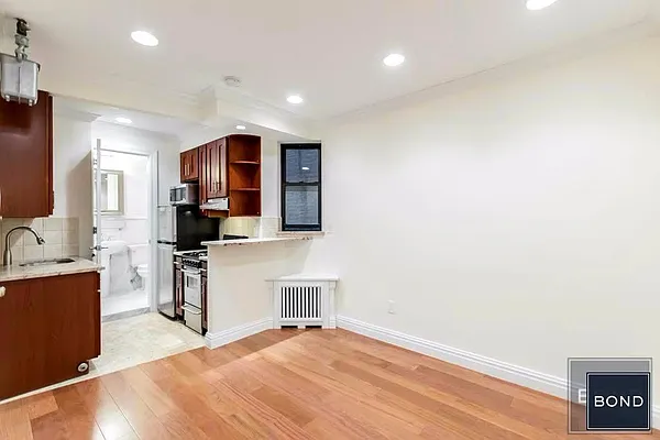 Rented by Bond New York | media 1