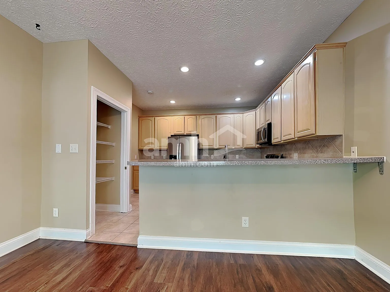 3 bed, 3.0 bath, 1974 sqft, $2,535 — Photo 4