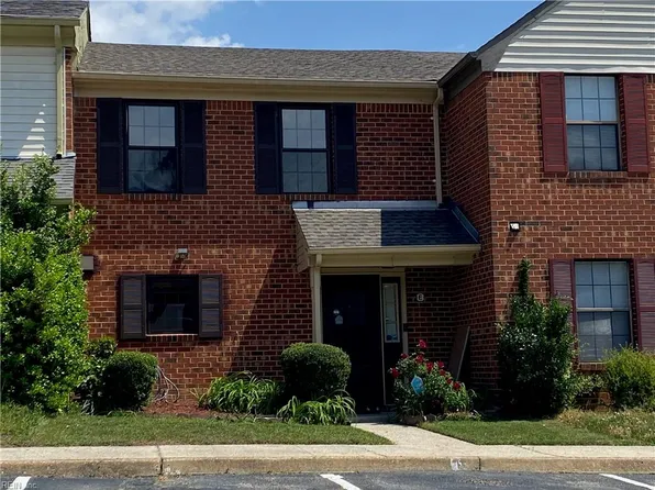 301 Civil Ct Unit E, Newport News, VA 23608
