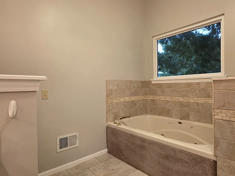 7602 W 156th Ter — Photo 14