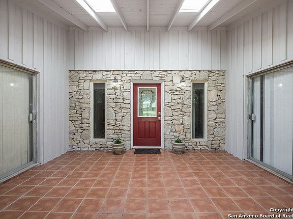 3rd image of 7430 Shady Hollow Ln
