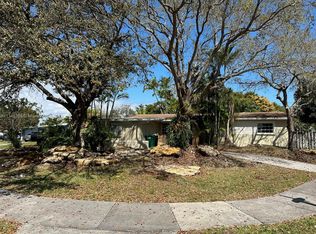 19721 Whispering Pines Rd, Cutler Bay, FL 33157