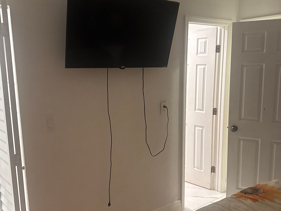 1st image of 802 E Bougainvillea Ave