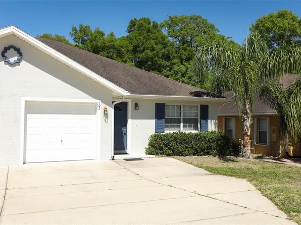 102 Hurst Ct, Deland, FL 32724