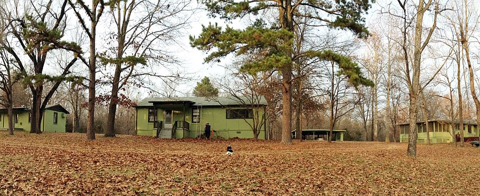 2 houses + 2 cabins