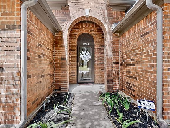 4th image of 1264 Bedford Ln
