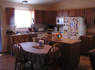 878 E 6th St, Clinton, IN 47842