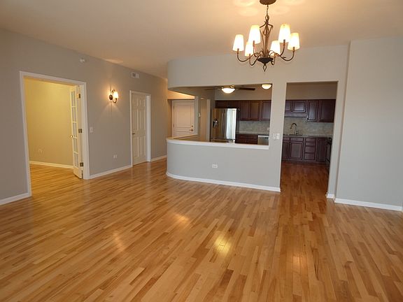 4th image of 750 Pearson St #1-902
