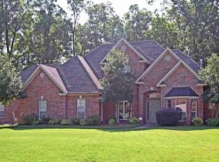 104 Castellane Ct, Maumelle, AR 72113