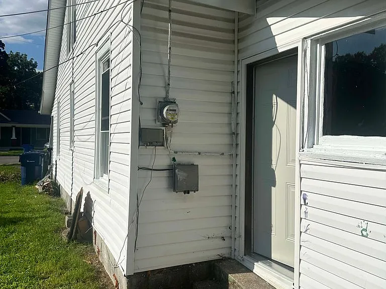 438 Michigan St — Photo 2