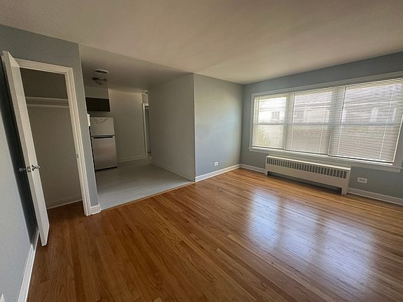 3rd image of 6700 N California Ave #1W