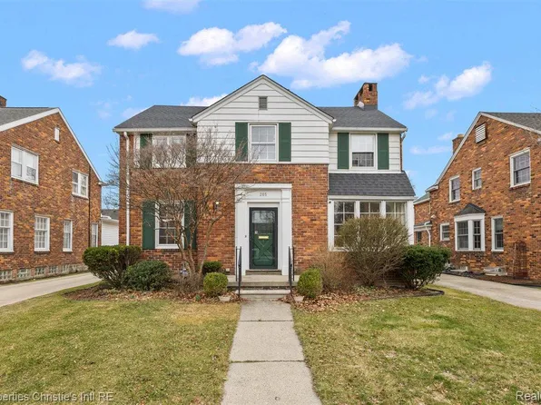 285 McMillan Rd, Grosse Pointe Farms, MI 48236