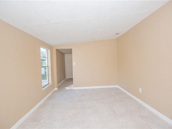 5th image of 131 Deacon Jones Blvd