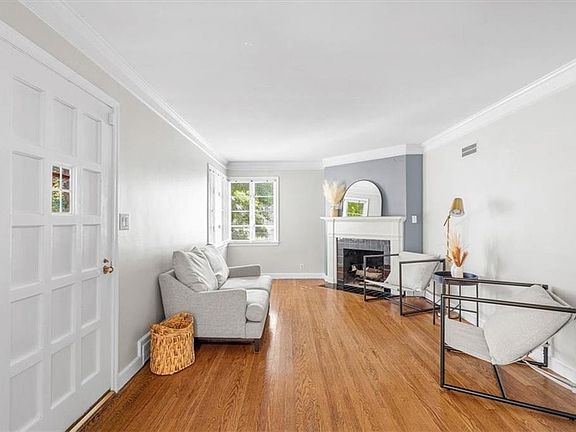 4th image of 8004 Ward Parkway Plz