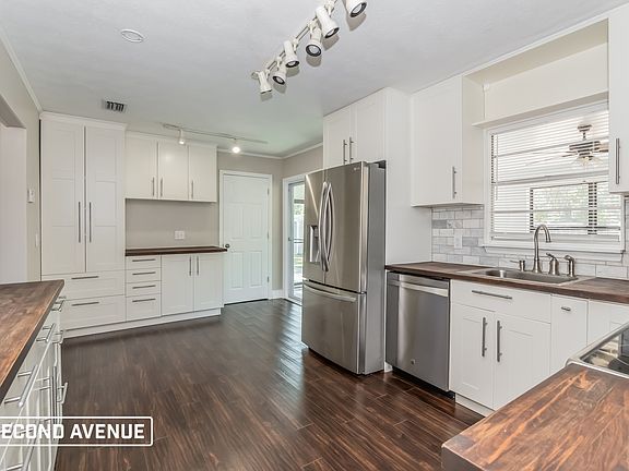 4th image of 1508 Grove Park Dr